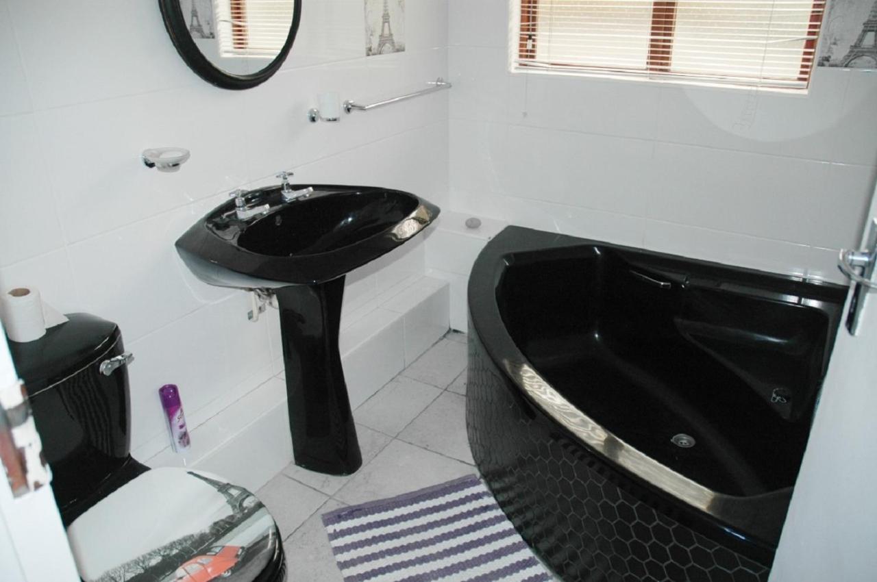 Pelican Accommodation Ottery Cape Town Exterior photo